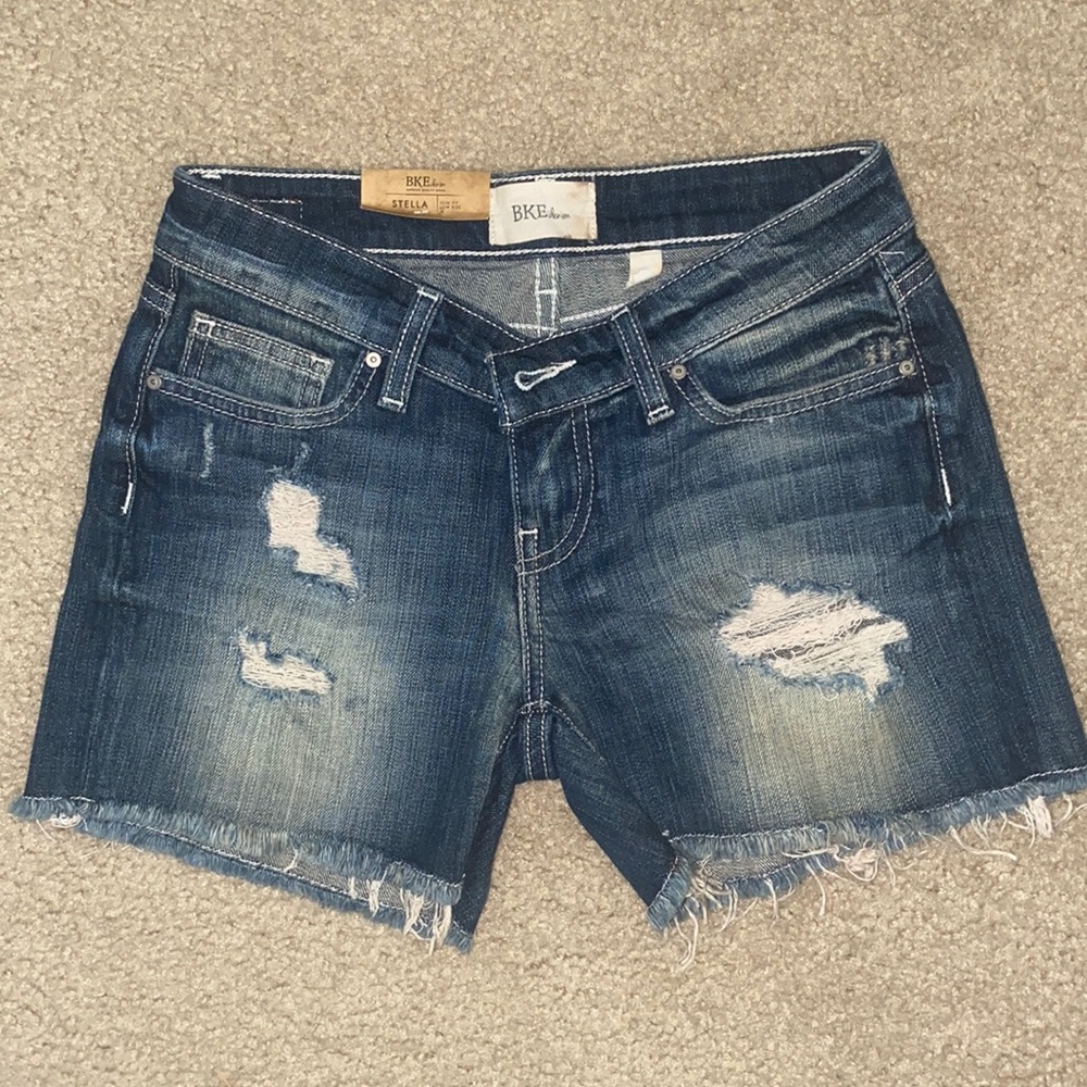 BKE Denim Stella distressed shorts Size 24